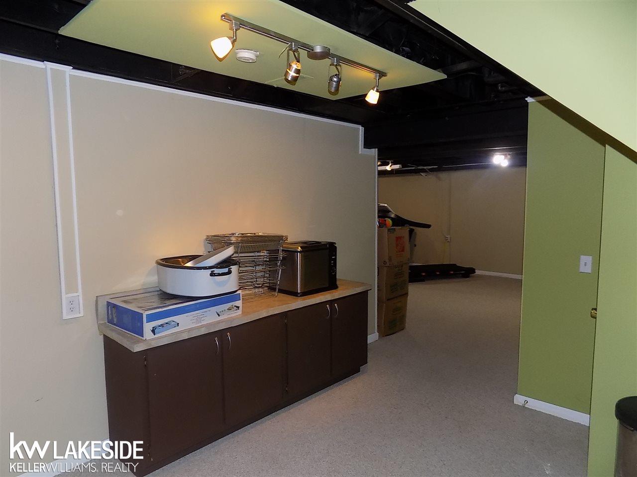 2152 Rochelle Park Drive, Unit #102 / BUILDING R Rochester Hills, MI 48309 - Photo 28 of 31