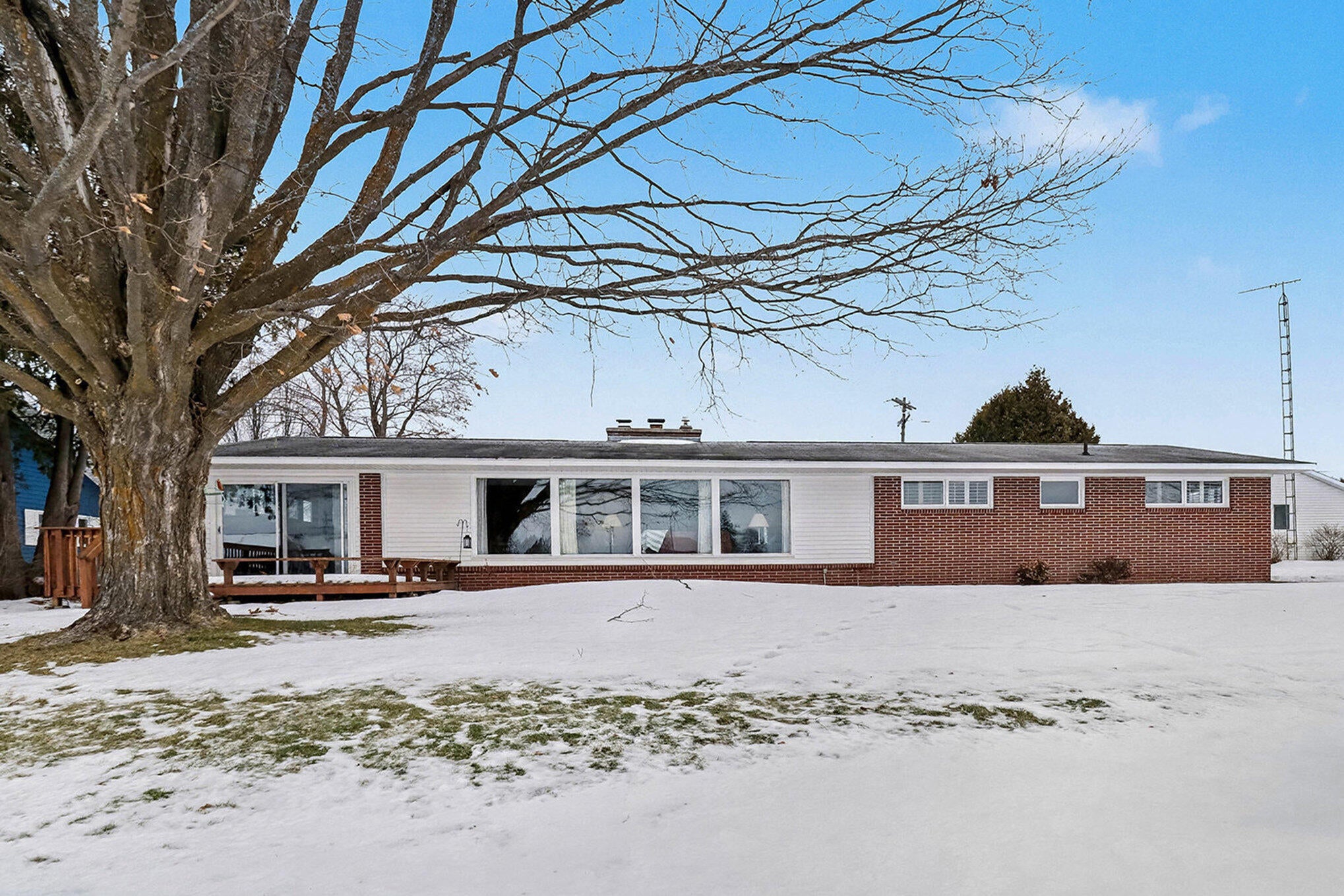 190 Riverside Drive Cheboygan, MI 49721 - Photo 42 of 86 022_img_9459_726_916