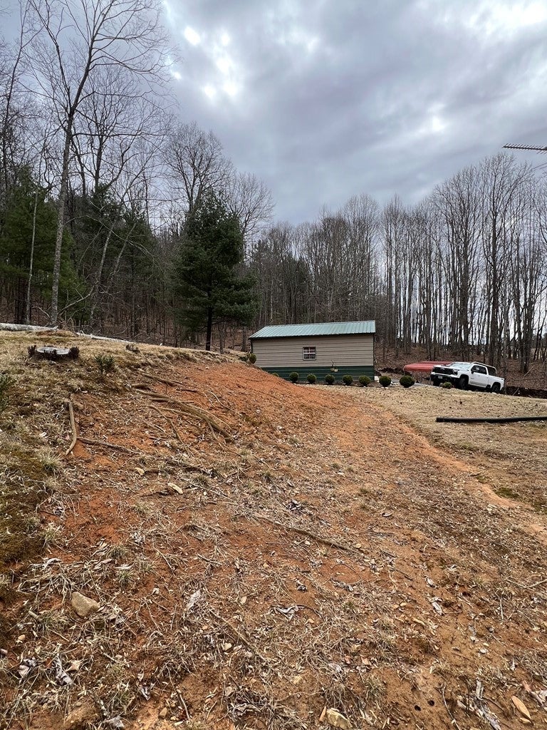 2105 Davis Knob Road Galax, VA 24333 - Photo 15 of 17 Gallery Image 15