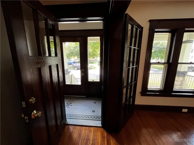 $279,900 | 1076 West Avenue, Buffalo, NY 14213