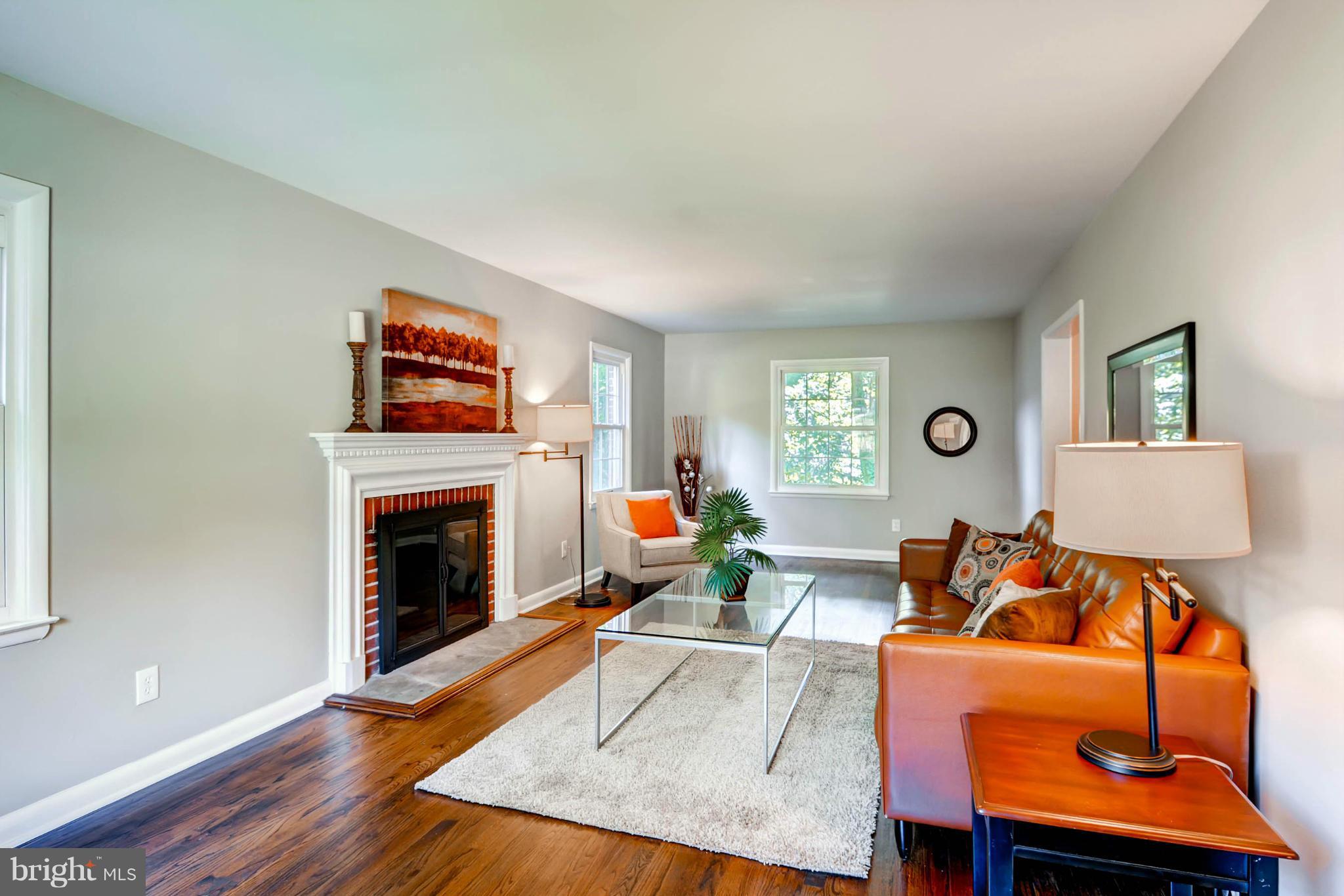 6742 Glenkirk Road Baltimore, MD 21239 - Photo 4 of 30 Living Room