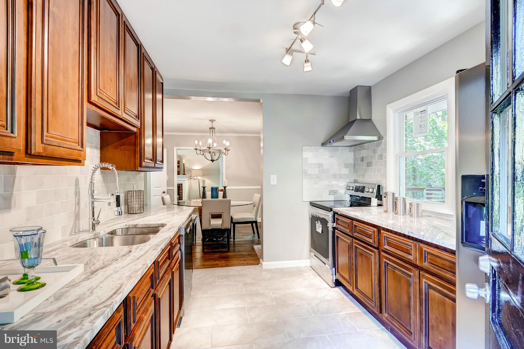 6742 Glenkirk Road Baltimore, MD 21239 - Photo 10 of 30 Kitchen