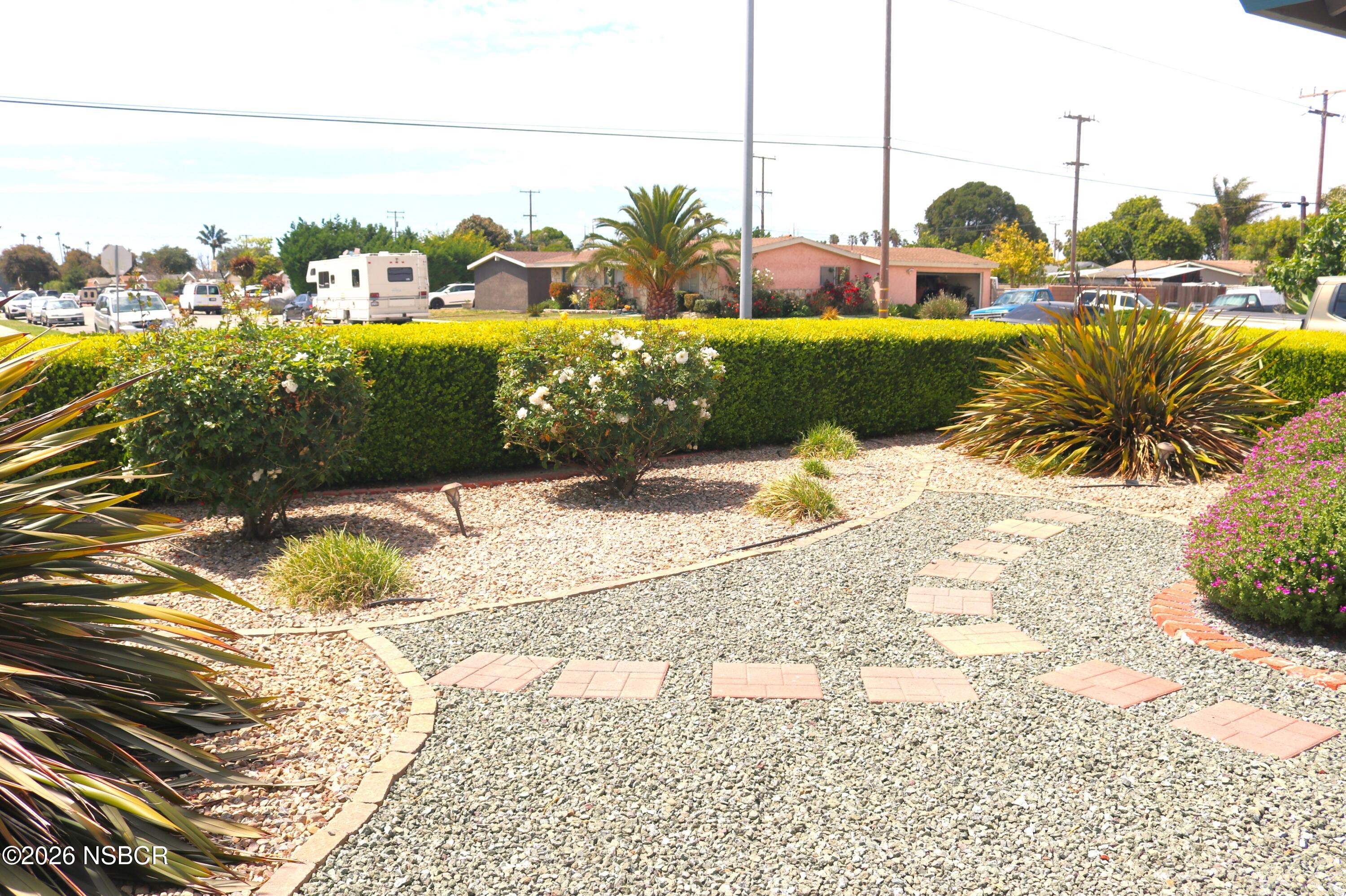 812 North D Street Lompoc, CA 93436 - Photo 32 of 34 Front Yard