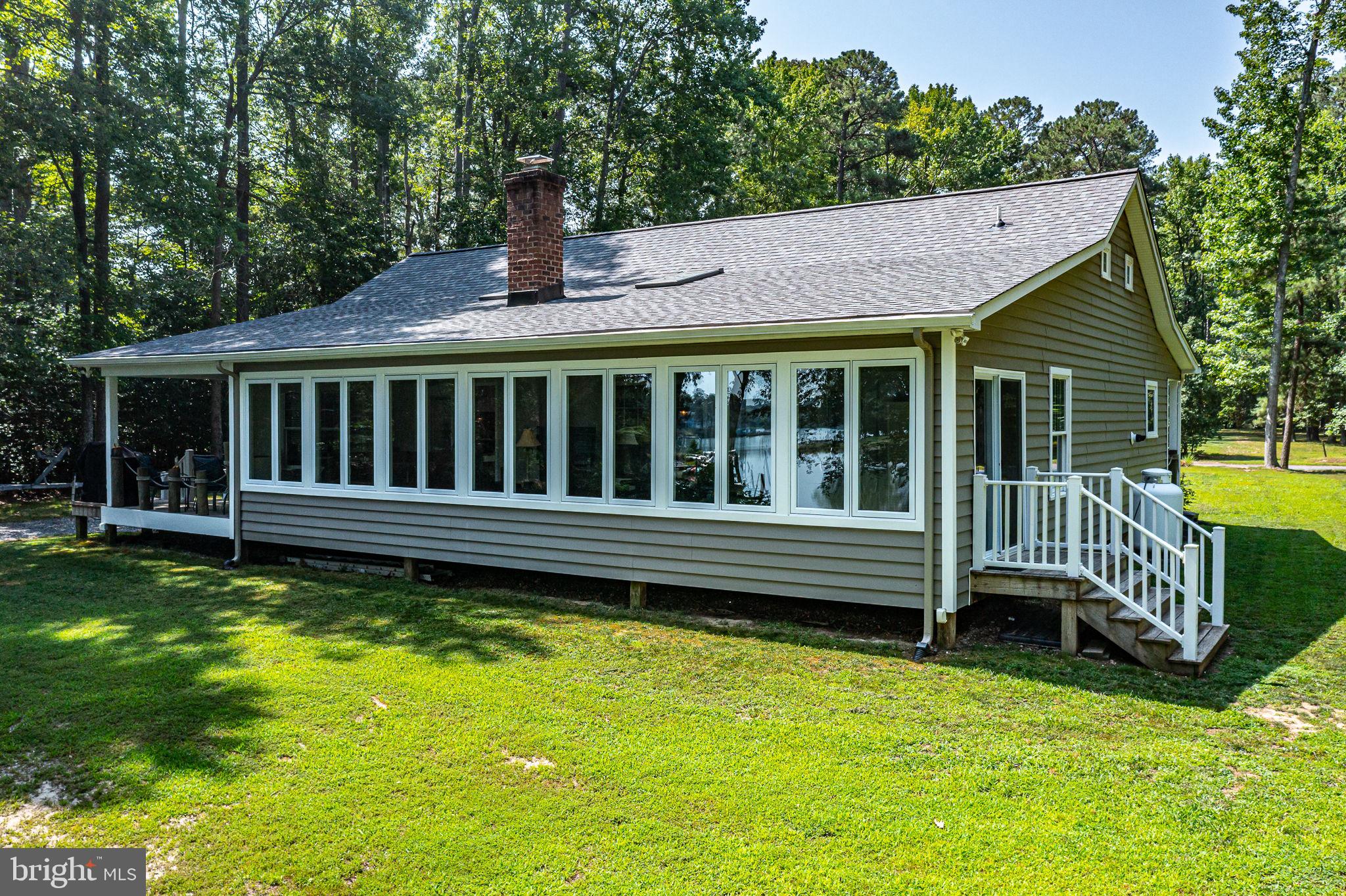 205 Trumps Court Reedville, VA 22539 - Photo 38 of 47 4-season room
