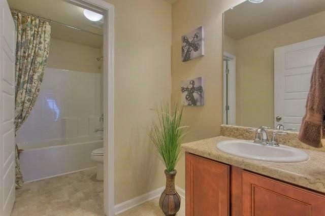 371 Merlin Court Crestview, FL 32539 - Photo 12 of 16 Fairview bathroom 2