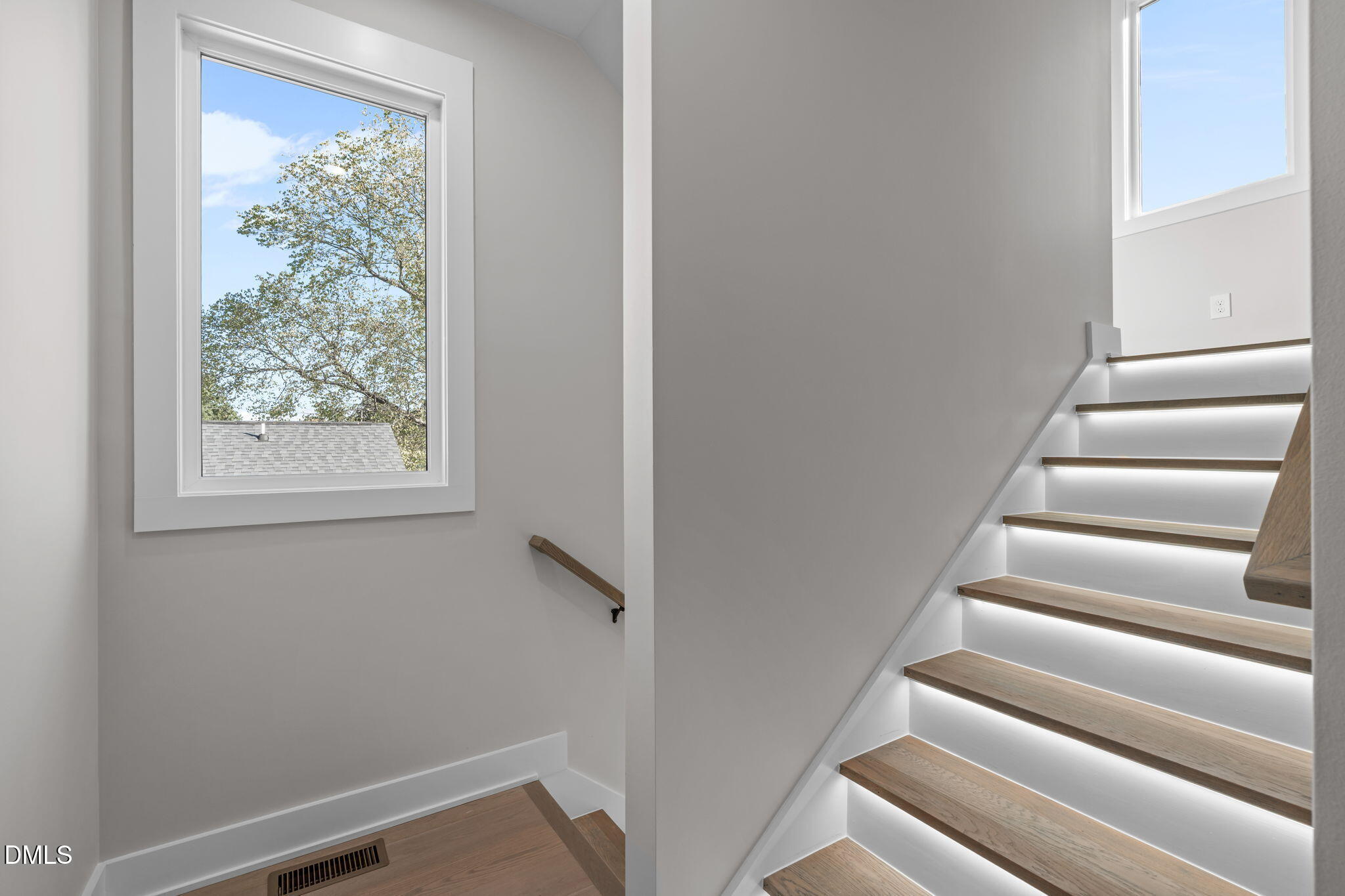 226 Woodsborough Place Raleigh, NC 27601 - Photo 11 of 42 a view of entryway