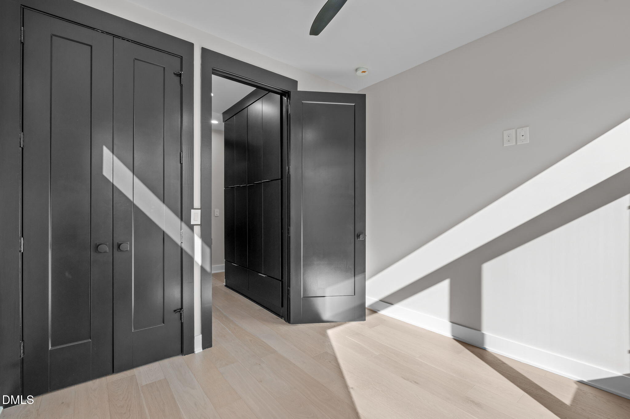 226 Woodsborough Place Raleigh, NC 27601 - Photo 14 of 42 A-56