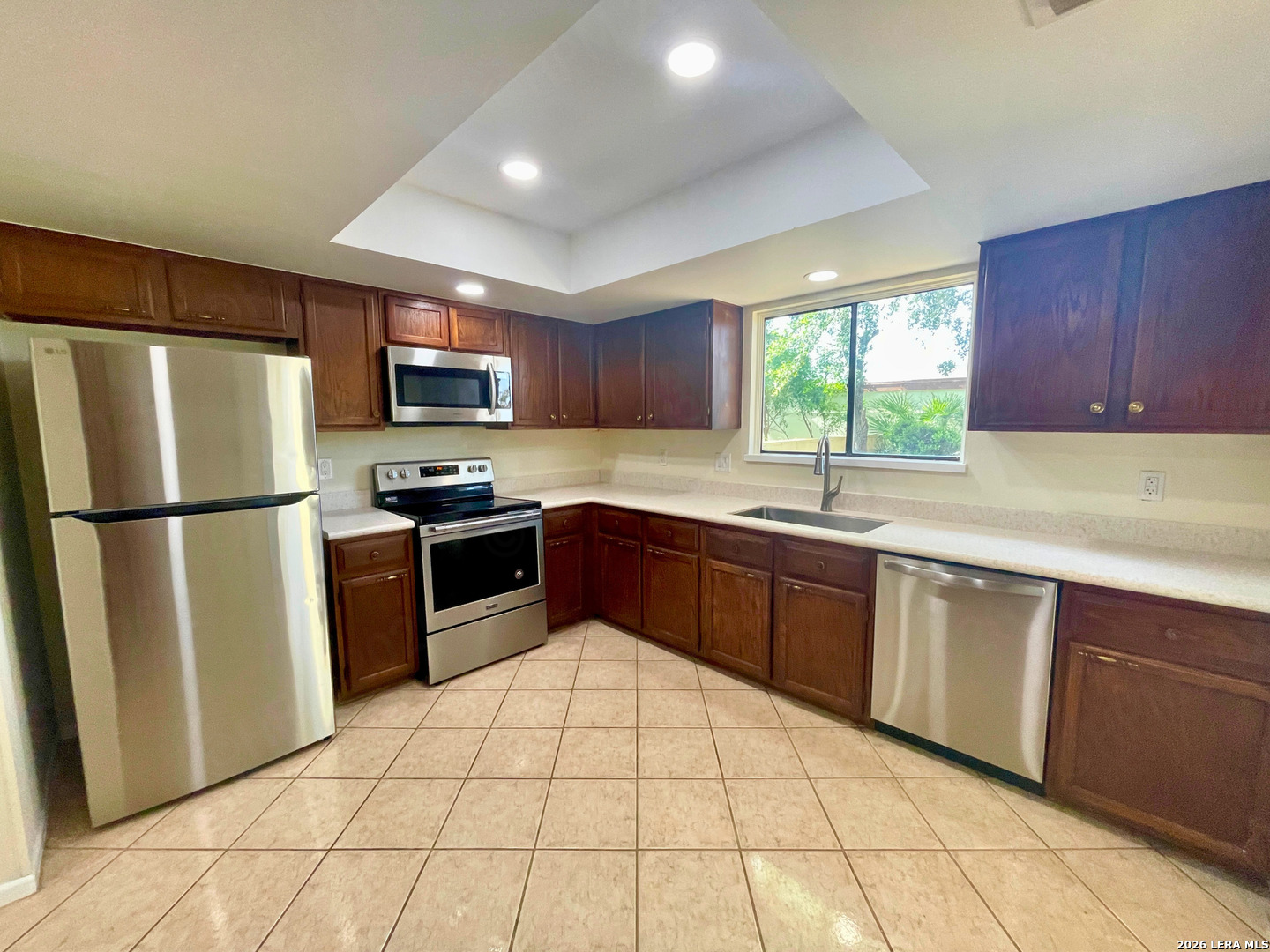 5868 Royal Ridge San Antonio, TX 78239 - Photo 10 of 20