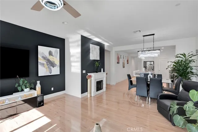 a view of entryway with washer and dryer