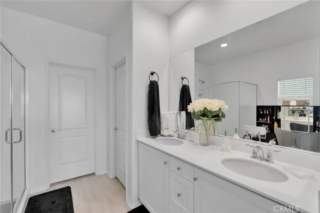 a view of a storage & utility room with washer and dryer