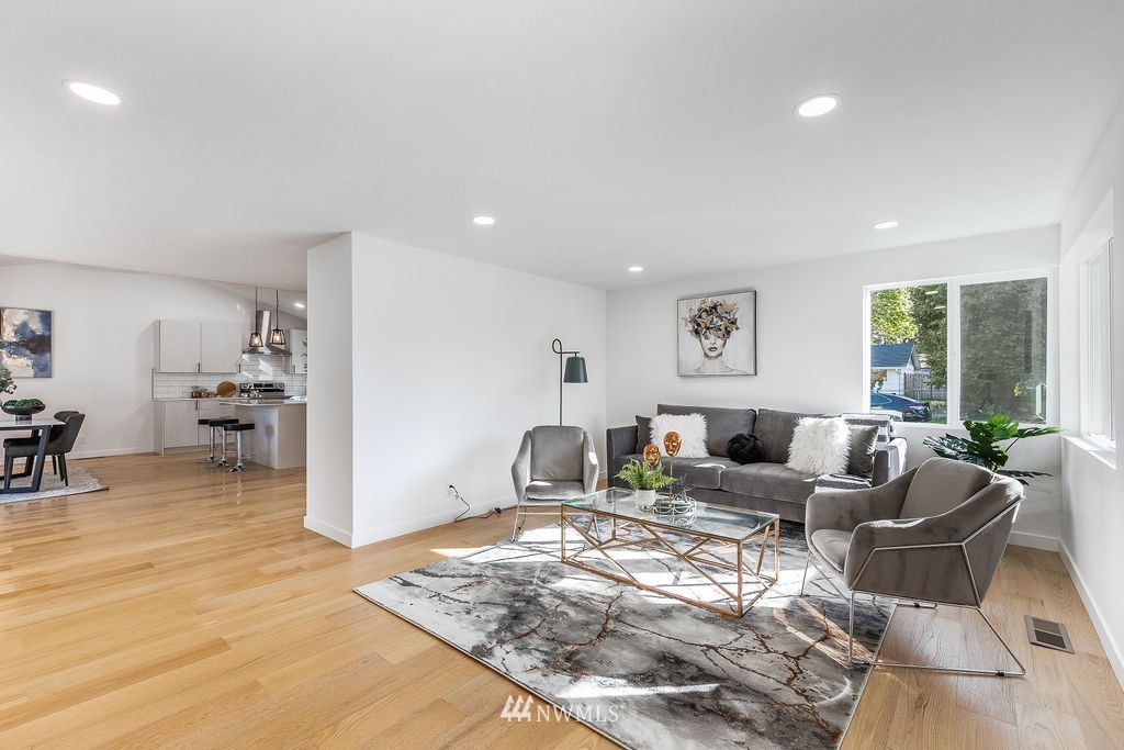12018 Southeast 169th Place Renton, WA 98058 - Photo 6 of 31 Gallery Image 6