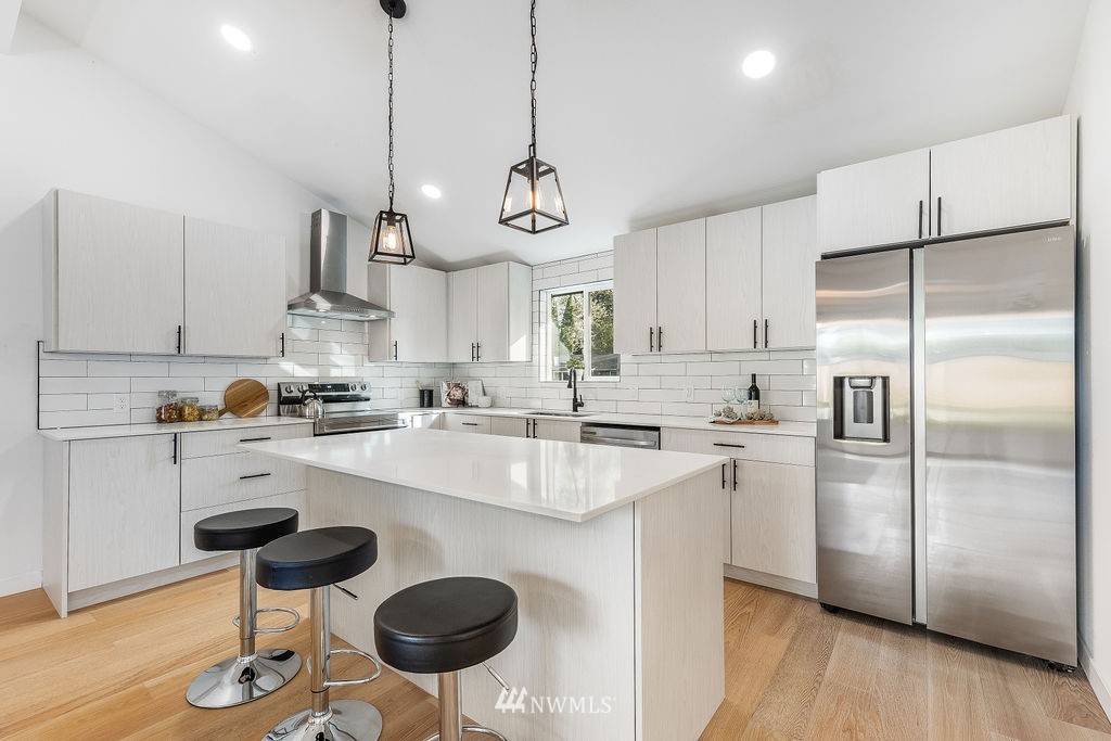 12018 Southeast 169th Place Renton, WA 98058 - Photo 9 of 31 Gallery Image 9