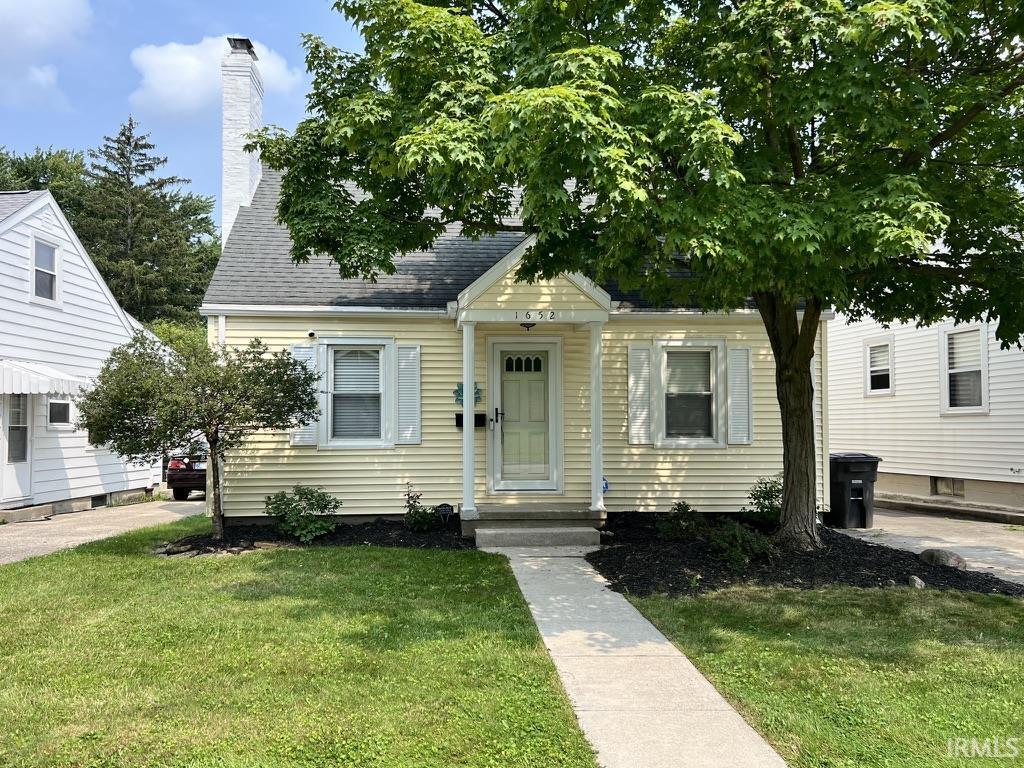 1652 Fairhill Road Fort Wayne, IN 46808 - Photo 1 of 23