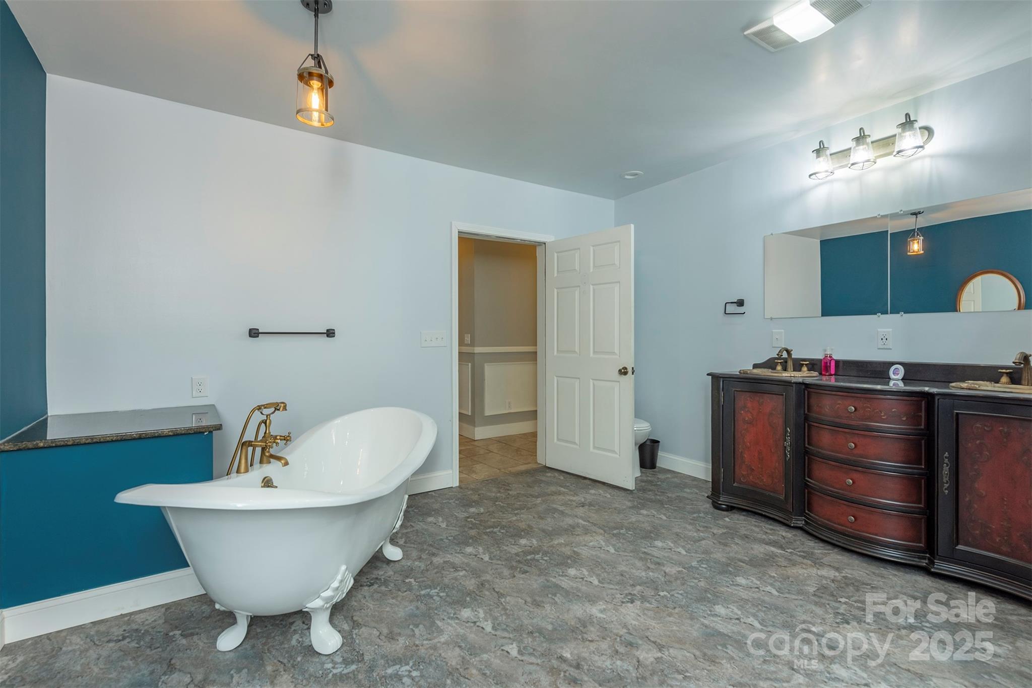 1740 Haywood Road Hendersonville, NC 28791 - Photo 17 of 39