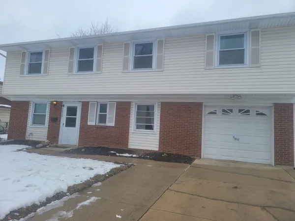 $340,000 | 6835 Plumtree Lane, Hanover Park, IL 60133