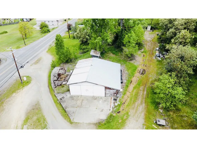 $429,000 | 434 South Old Pacific Highway, Myrtle Creek, OR 97457