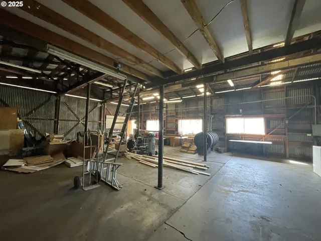 $429,000 | 434 South Old Pacific Highway, Myrtle Creek, OR 97457