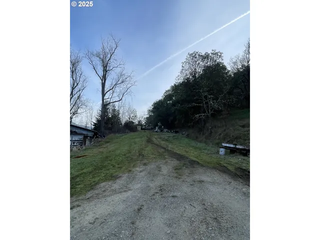 $429,000 | 434 South Old Pacific Highway, Myrtle Creek, OR 97457