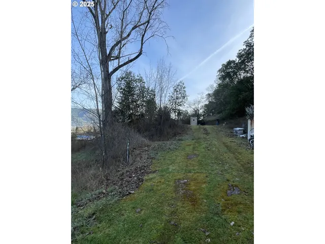 $429,000 | 434 South Old Pacific Highway, Myrtle Creek, OR 97457