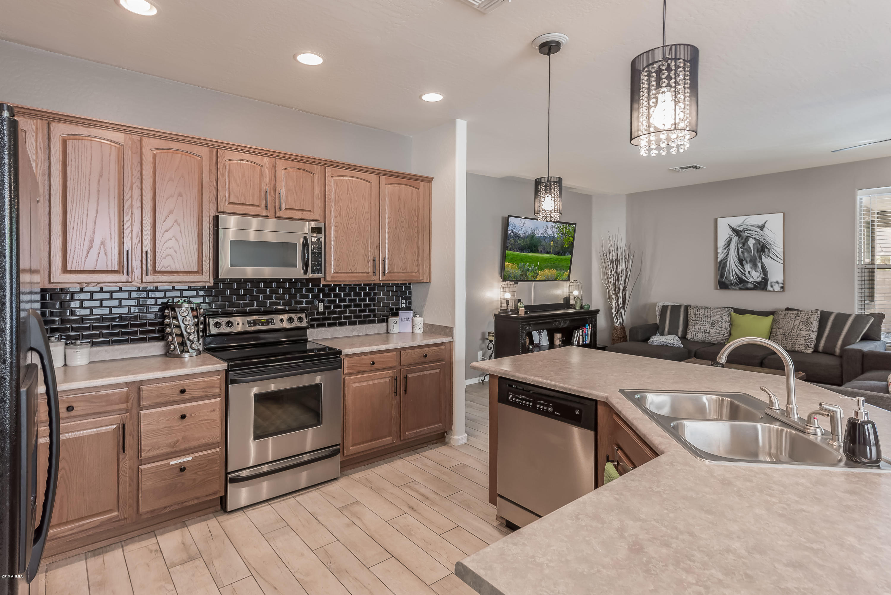 3013 West Trapanotto Road Phoenix, AZ 85086 - Photo 9 of 35 09