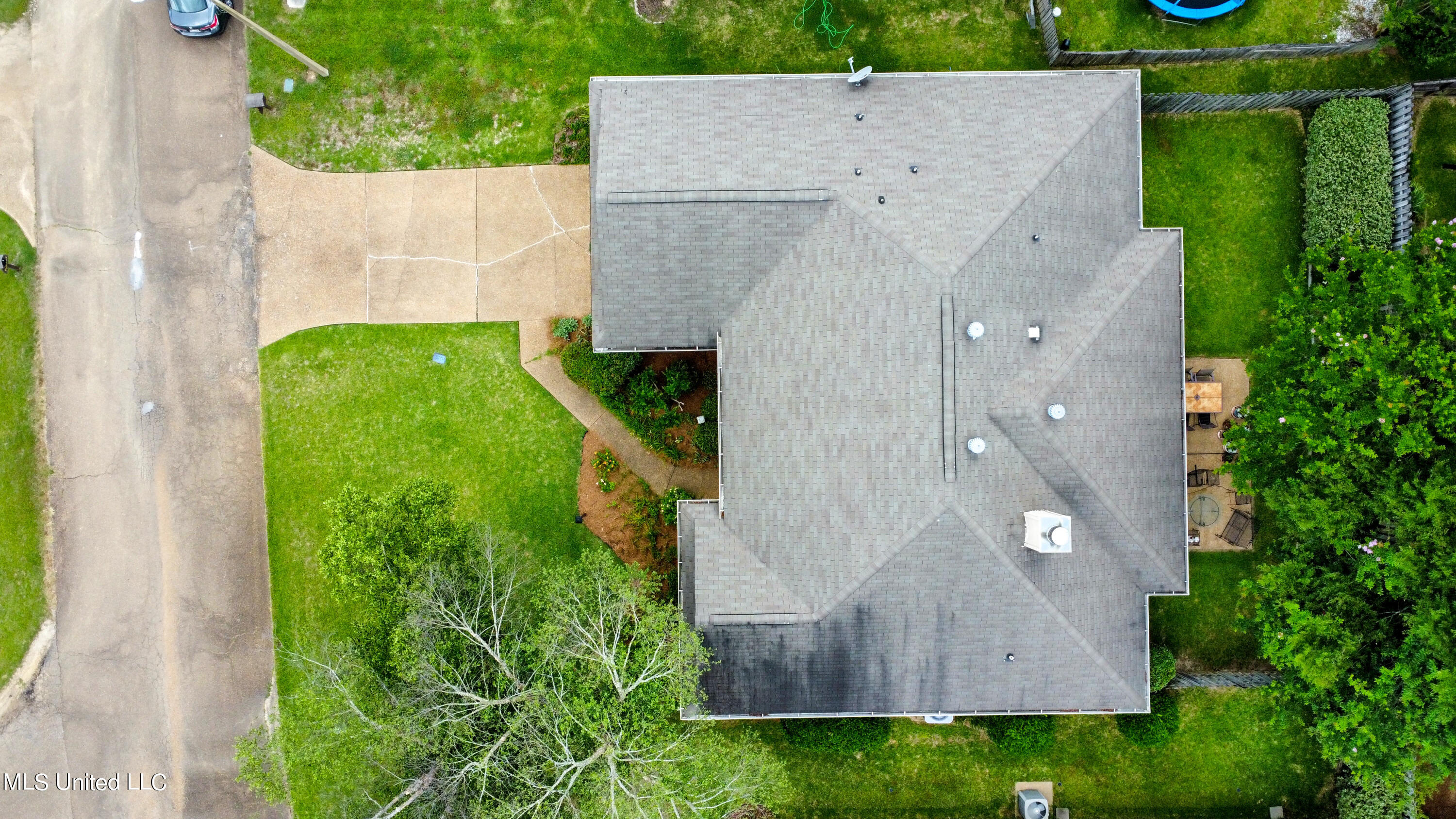 19 Parkview Road Clinton, MS 39056 - Photo 4 of 24 dji_fly_20230531_142632_724_168556131198