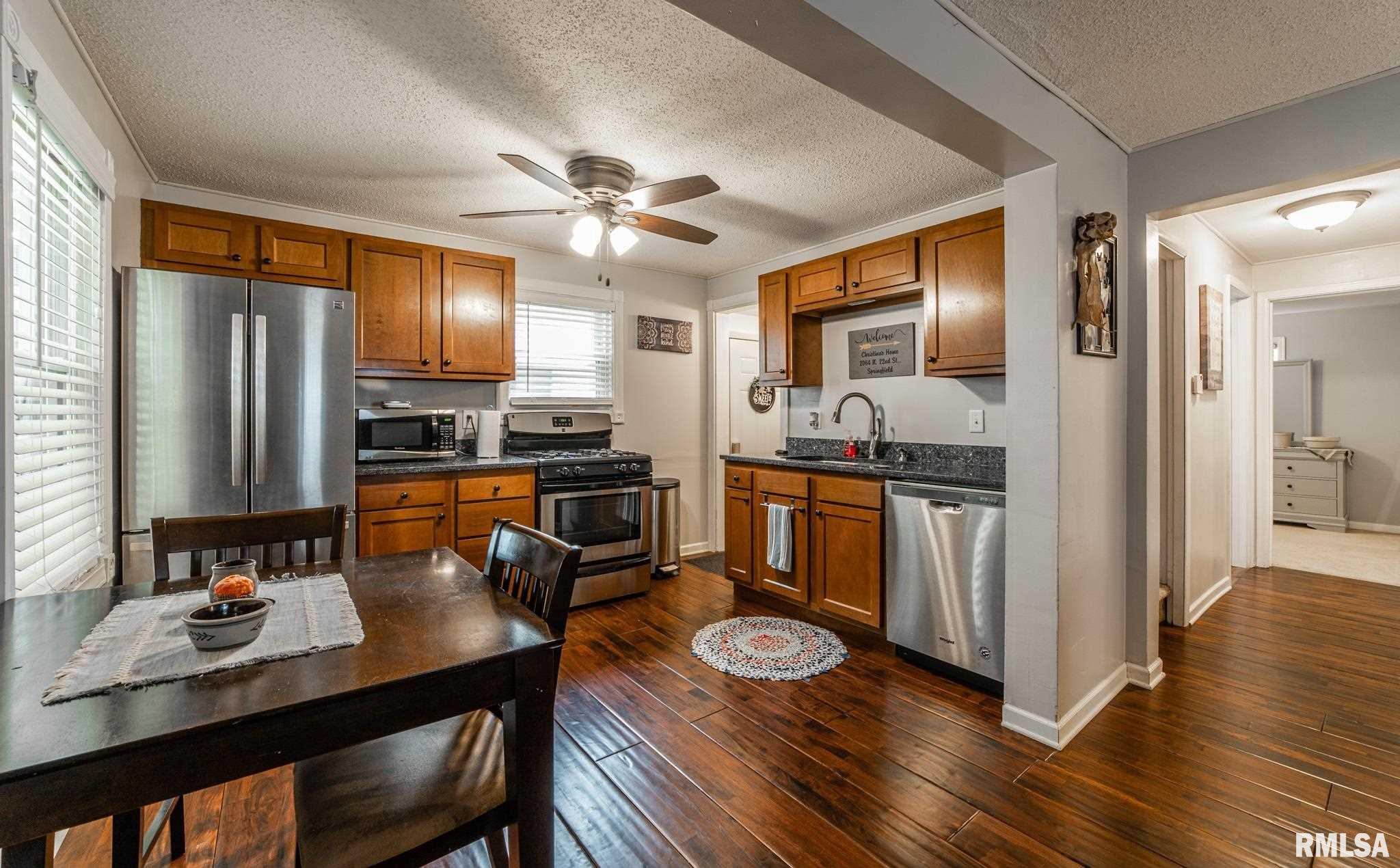 2064 North 22nd Street Springfield, IL 62702 - Photo 5 of 20