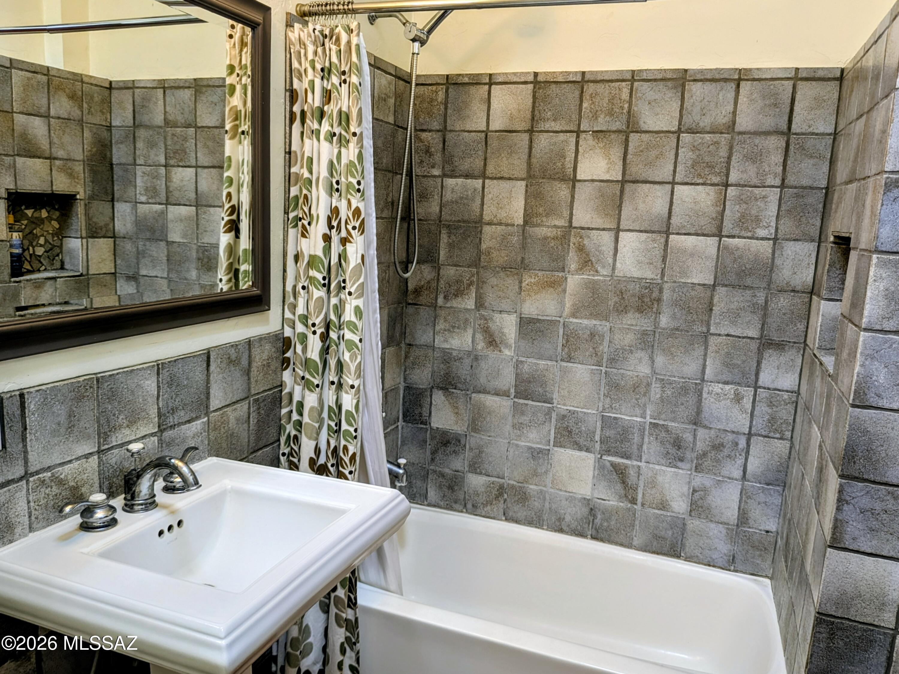 33 Thunder Mountain Road Elgin, AZ 85611 - Photo 24 of 33 Bathroom
