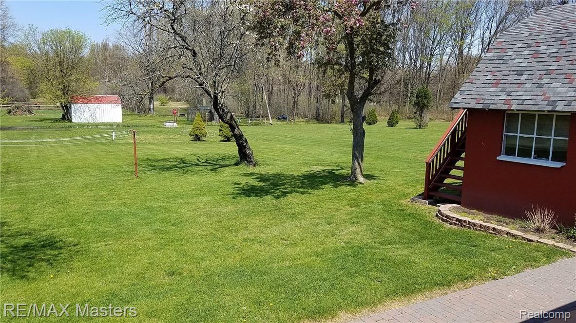 28964 Grix Road New Boston, MI 48164 - Photo 22 of 23 20160506_135900.jpg