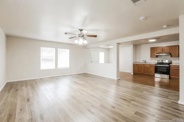 $1,570 | 2831 Amber Morning, San Antonio, TX 78245