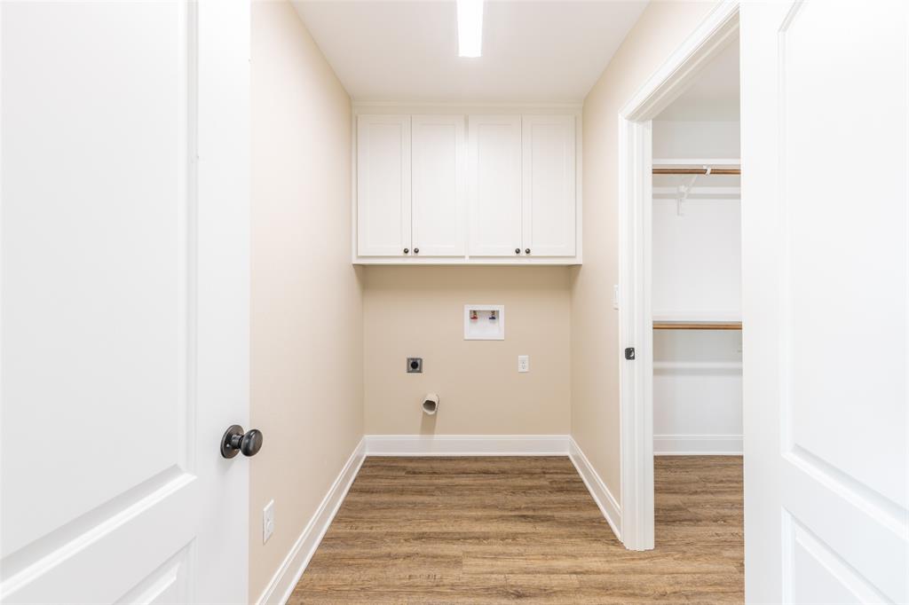 315 Private Road 7327 Emory, TX 75440 - Photo 13 of 39 a view of a livingroom with wooden floor