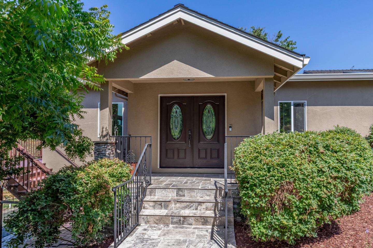 12882 Viscaino Road Los Altos Hills, CA 94022 - Photo 4 of 52