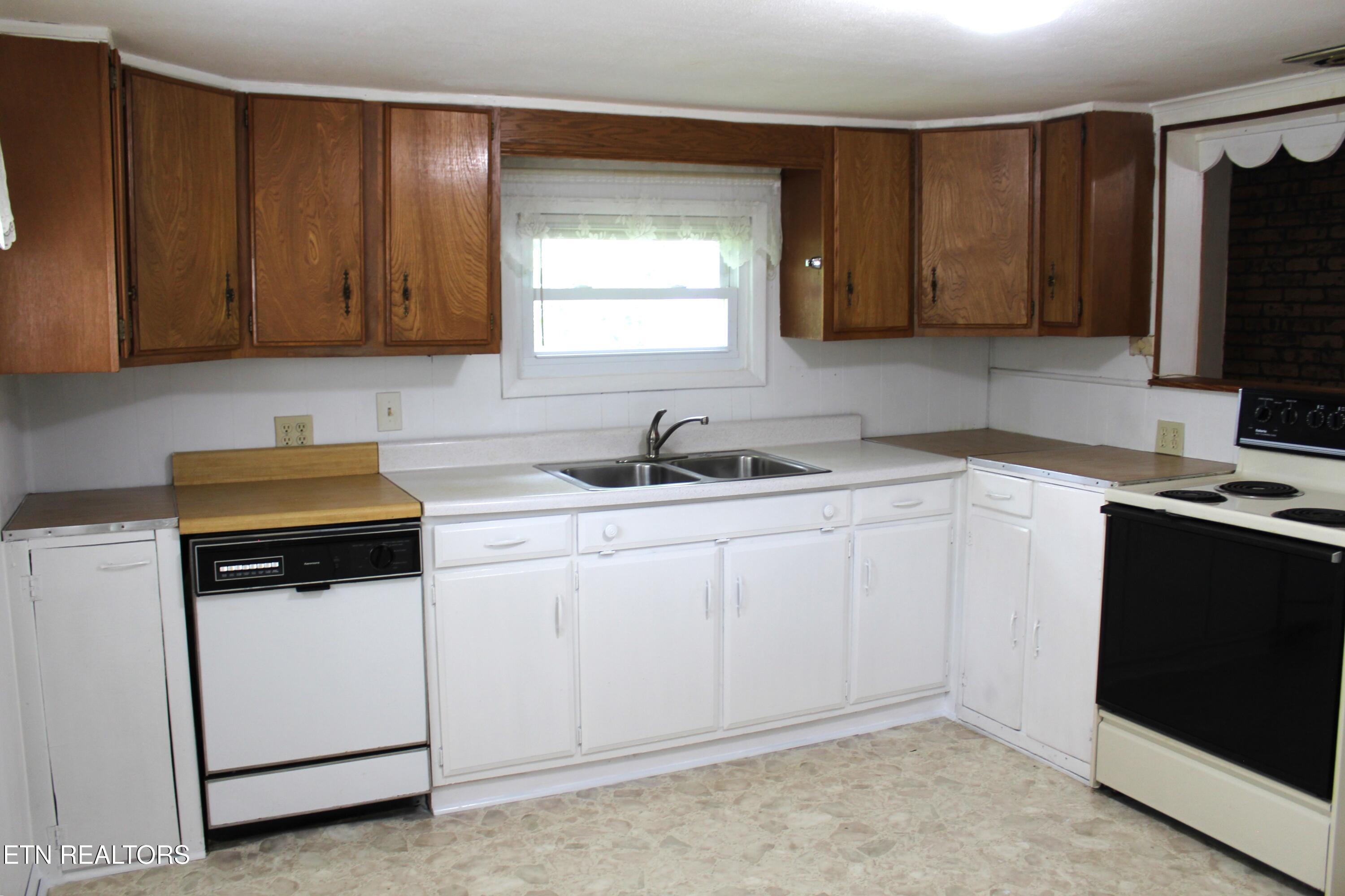 1507 Paris Road Knoxville, TN 37912 - Photo 18 of 29 IMG_5327
