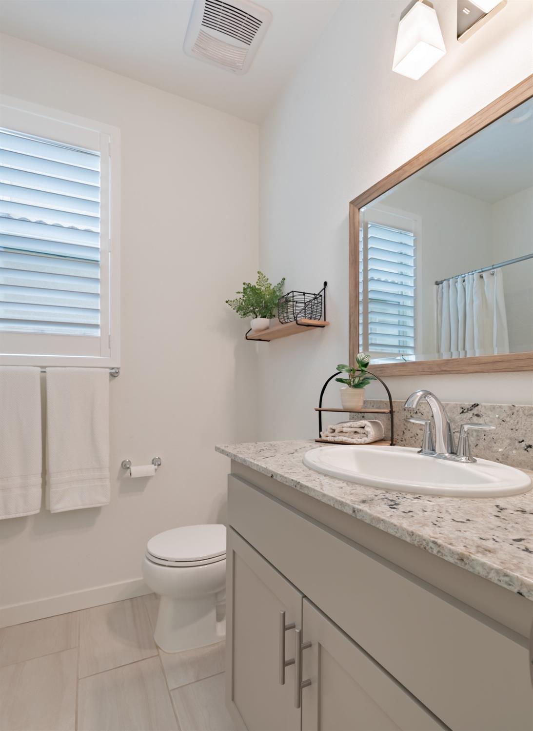 4612 Twin Oaks Road Madera, CA 93636 - Photo 3 of 29 Gallery Image 3