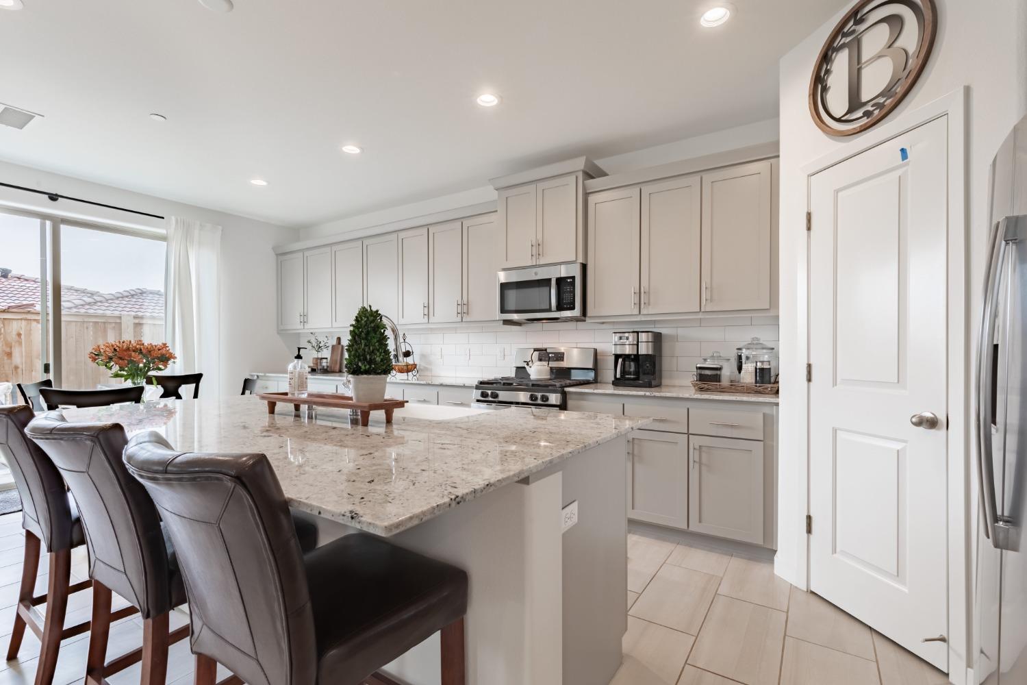 4612 Twin Oaks Road Madera, CA 93636 - Photo 10 of 29 Gallery Image 10