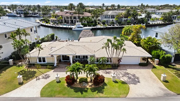 $4,195,000 | 2600 Northeast 33rd Street, Lighthouse Point, FL 33064