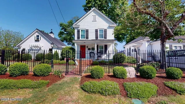 $2,500 | 305 Anne Street, Jacksonville, NC 28540