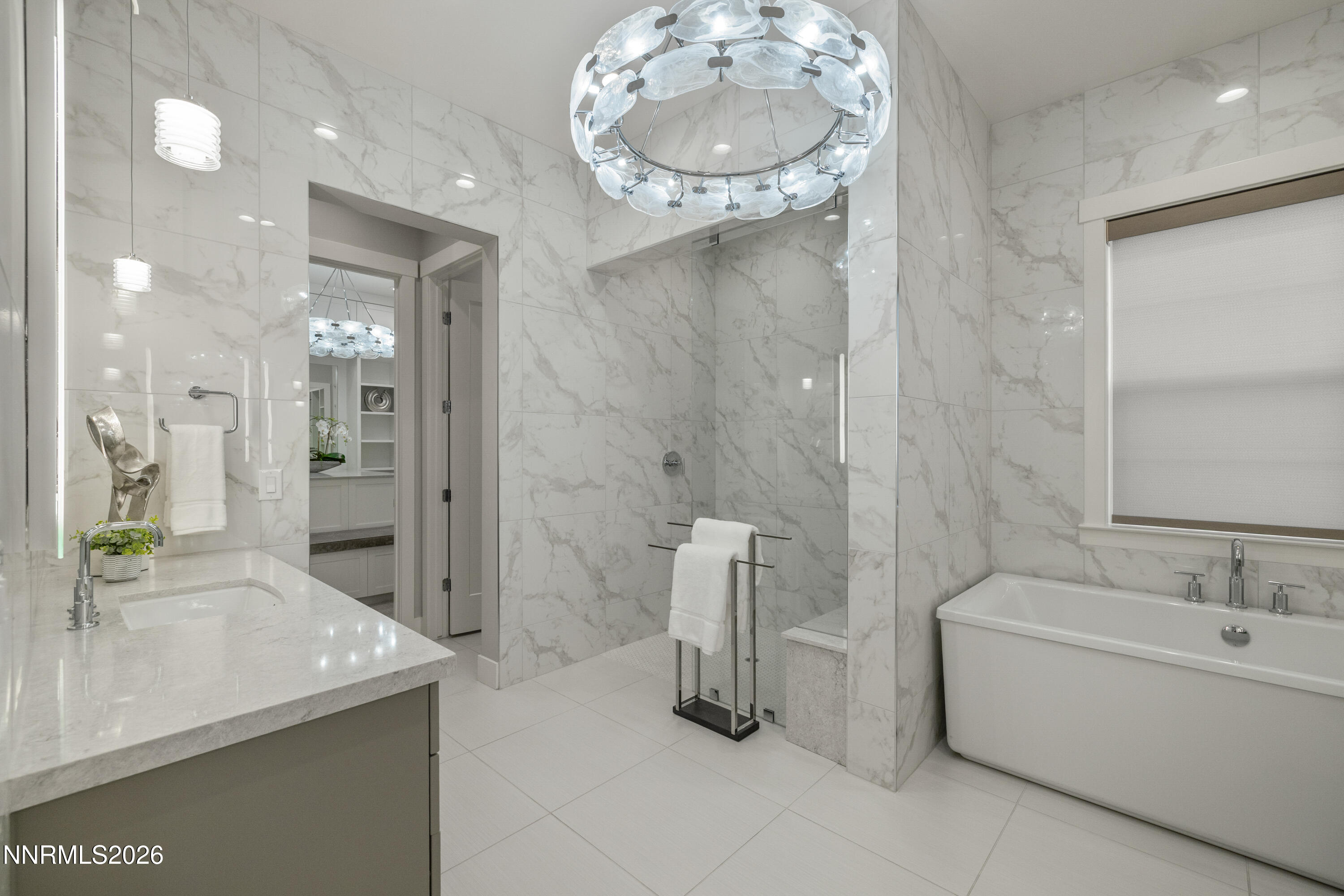 6101 South Pleasant Oak Trail Reno, NV 89511 - Photo 17 of 41 Primary Bath