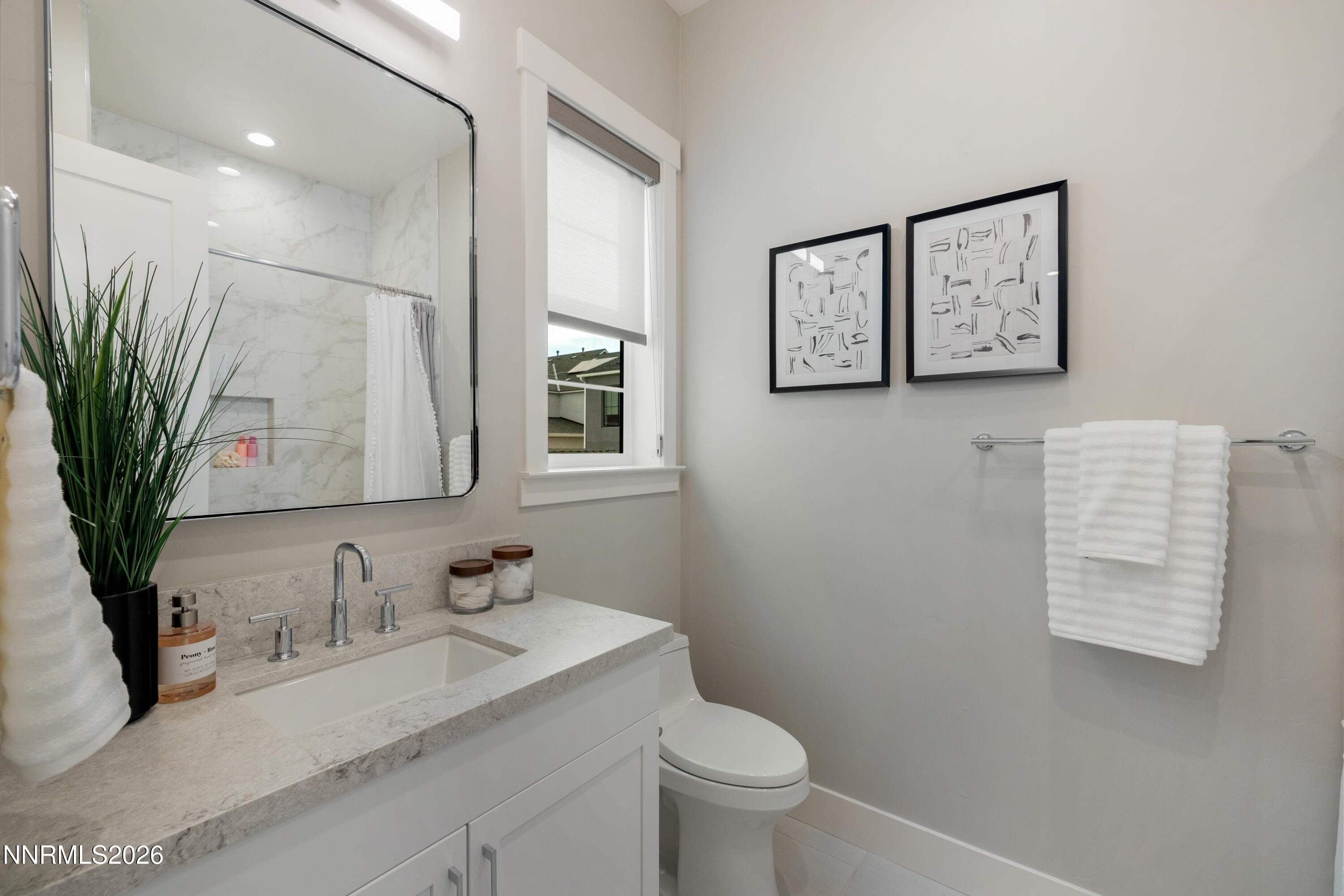 6101 South Pleasant Oak Trail Reno, NV 89511 - Photo 30 of 41 En Suite Bathroom