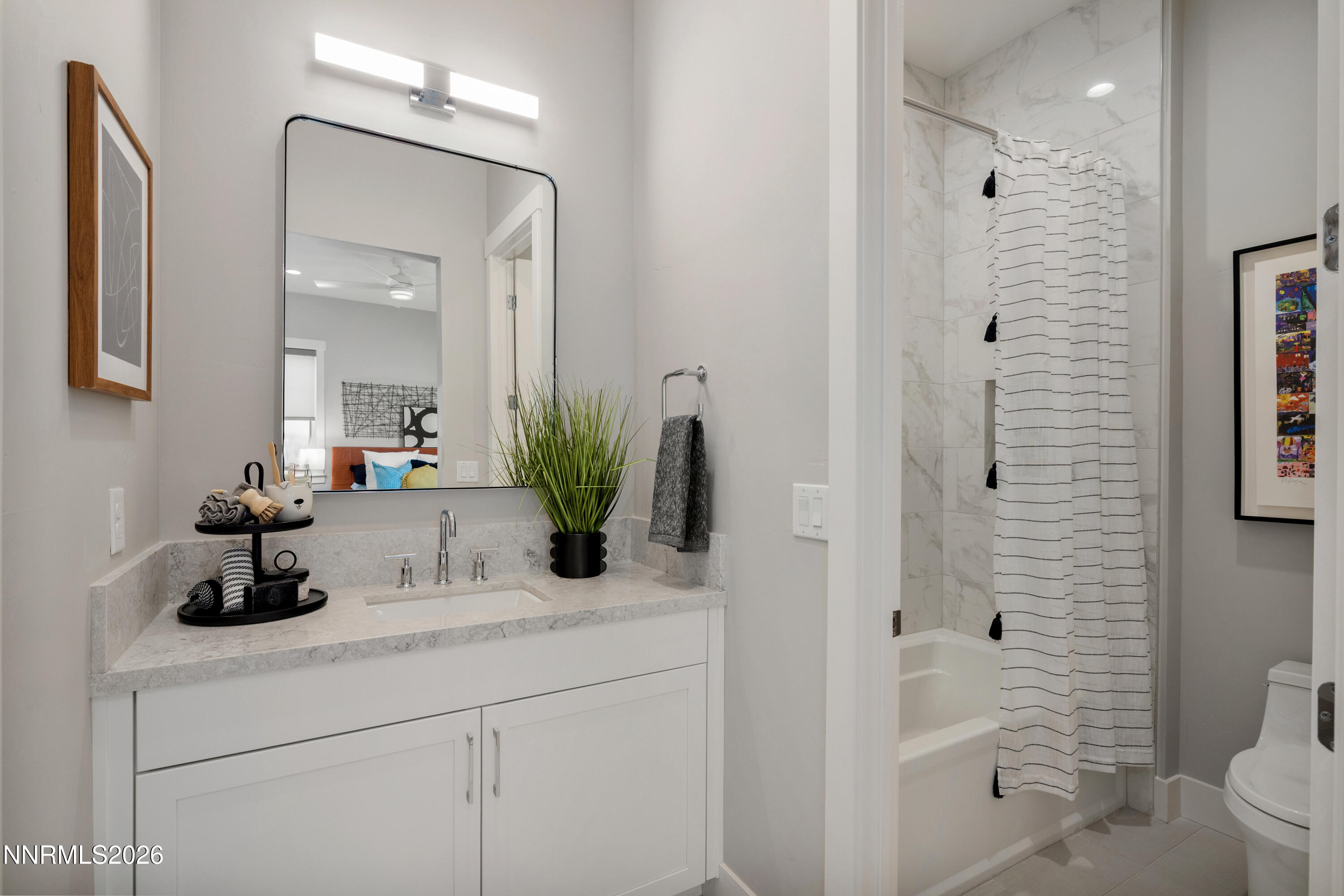 6101 South Pleasant Oak Trail Reno, NV 89511 - Photo 33 of 41 En Suite Bath