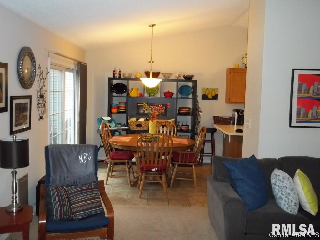 1224 Christopher Lane Springfield, IL 62712 - Photo 3 of 26