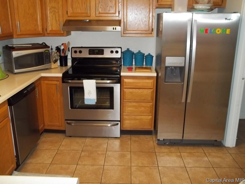 1224 Christopher Lane Springfield, IL 62712 - Photo 4 of 26