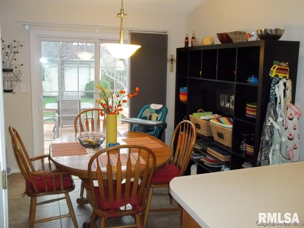 1224 Christopher Lane Springfield, IL 62712 - Photo 5 of 26