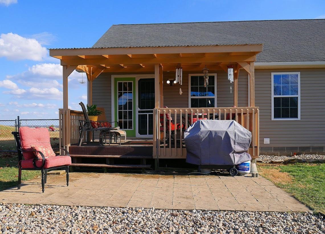435 Hayden School Road Elizabethtown, KY 42701 - Photo 42 of 54 435 Hayden School Road Cov Deck4