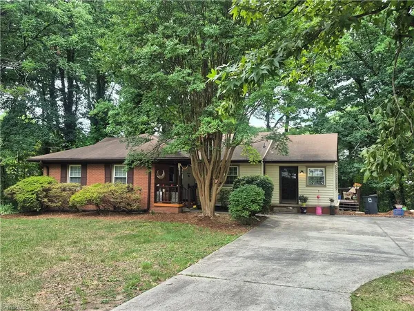 $249,000 | 3105 Branchwood Drive, Greensboro, NC 27408