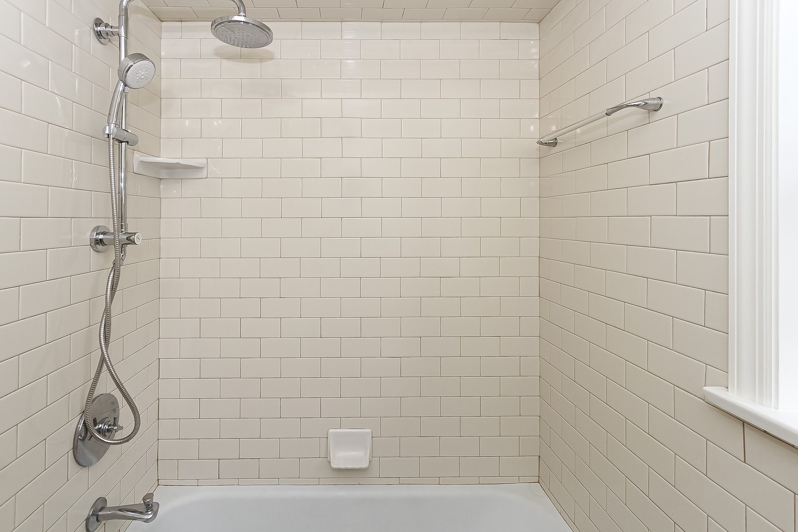 342 Ridge Avenue, Unit 2 Evanston, IL 60202 - Photo 14 of 20 Gallery Image 14