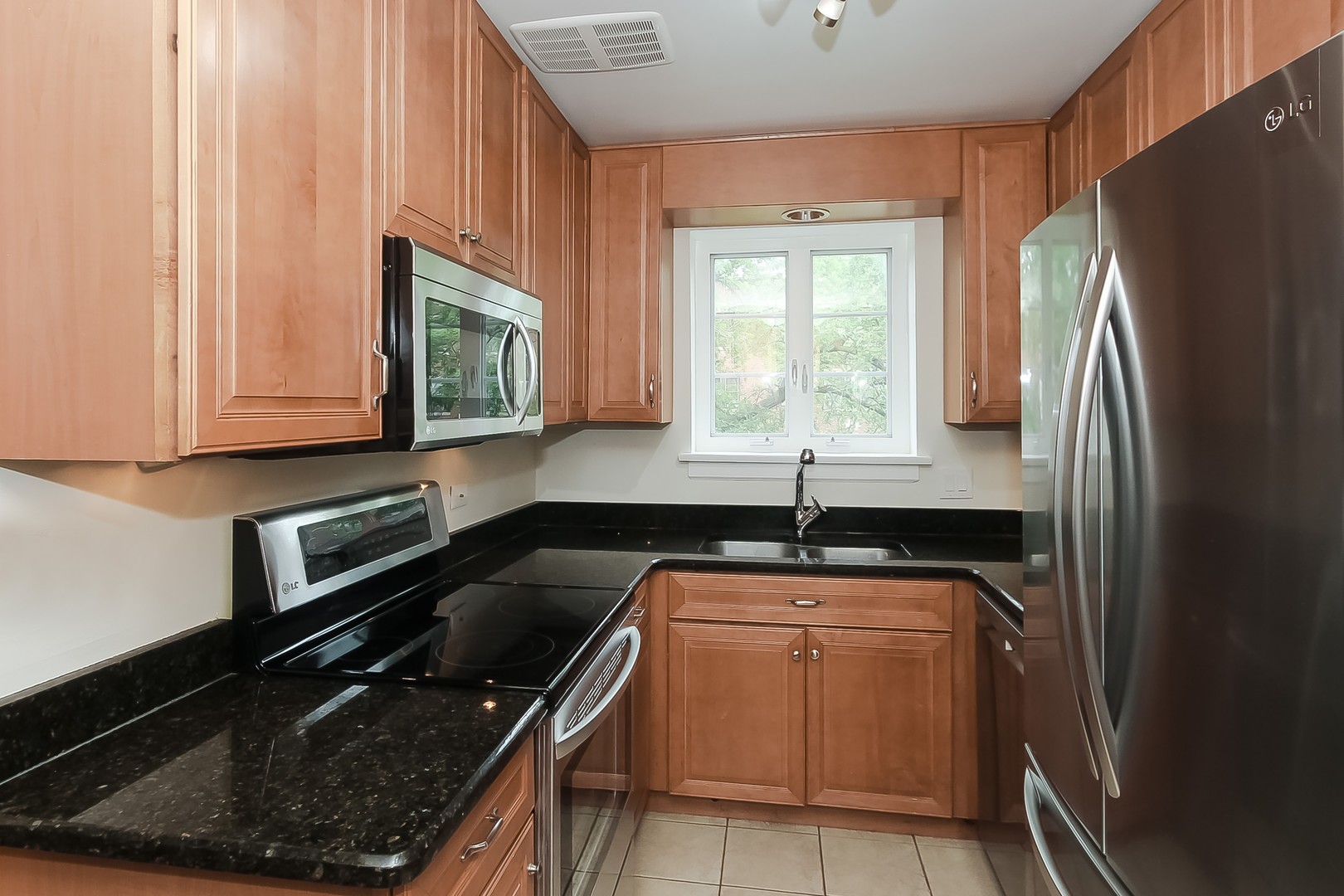 342 Ridge Avenue, Unit 2 Evanston, IL 60202 - Photo 8 of 20 Gallery Image 8