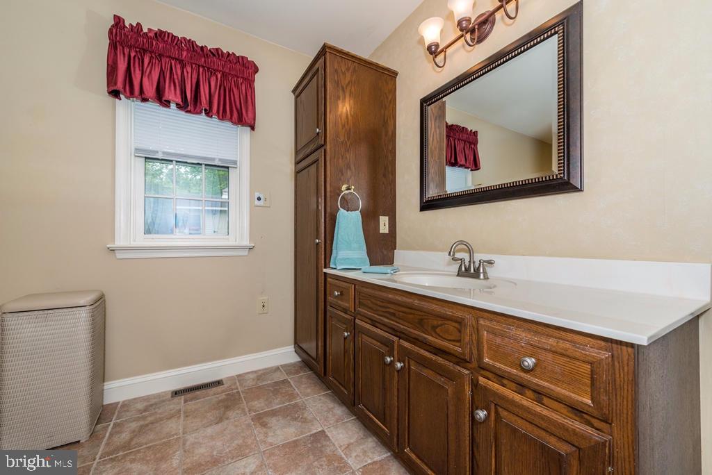 2908 Bowman Road Lancaster, PA 17601 - Photo 13 of 26 Gallery Image 13