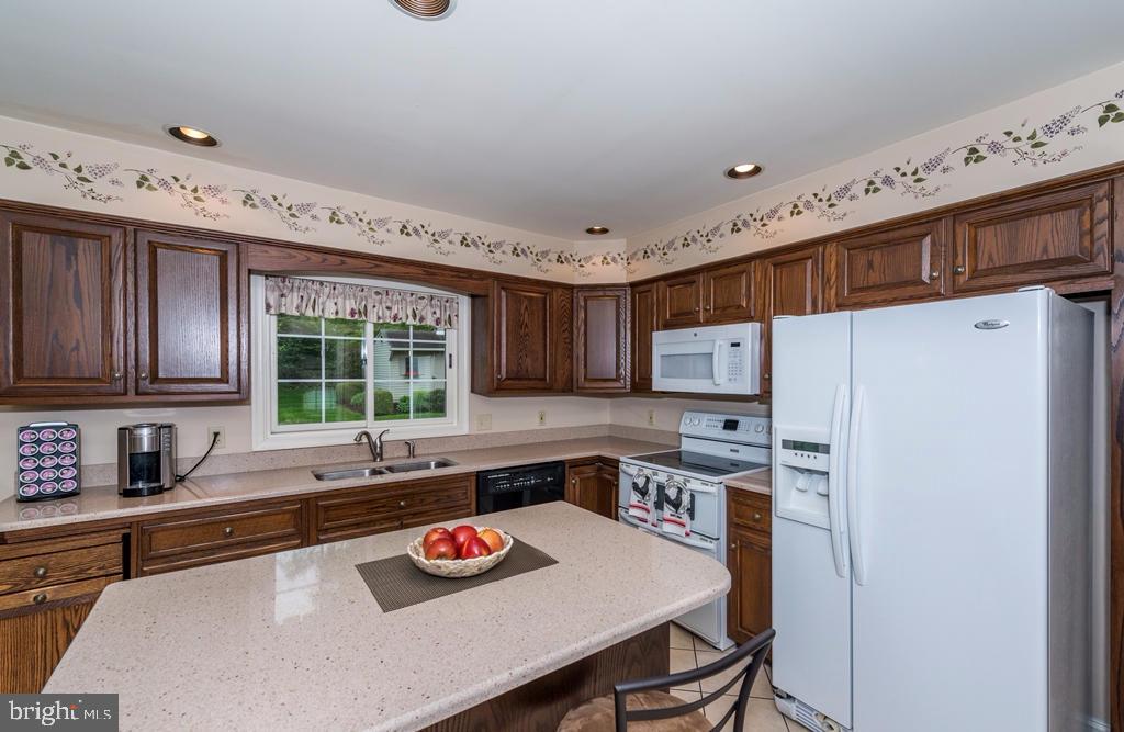2908 Bowman Road Lancaster, PA 17601 - Photo 5 of 26 Gallery Image 5