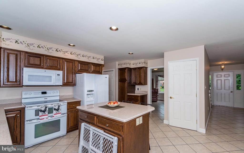 2908 Bowman Road Lancaster, PA 17601 - Photo 6 of 26 Gallery Image 6