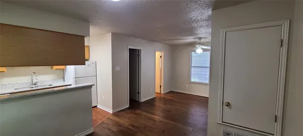 $1,200 | 1907 Robbins Place, Unit 204, Austin, TX 78705